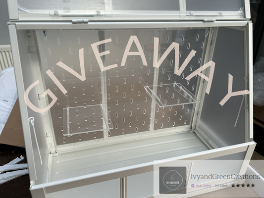 Congratulations to @_trina_j_, Winner of Ivy & Green's First Giveaway! 🌿✨